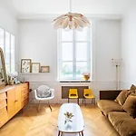 *maison Lyon Confluence* Dans Jolie Copropriete